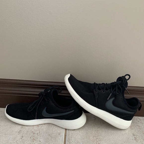 Nike Roche in size US6 - Picture 2 of 4